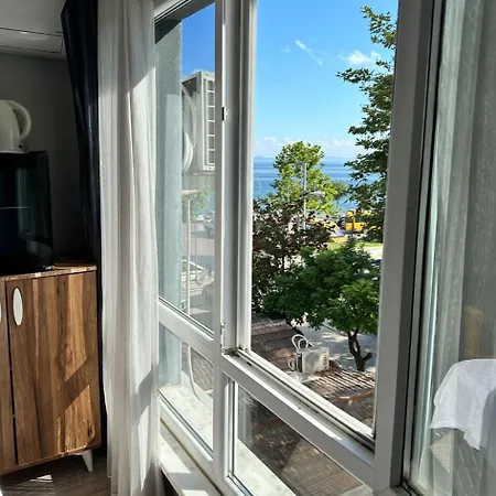 Hotel Lion Boutique *