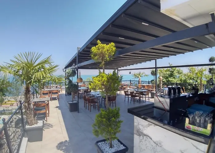 Lion Boutique Hotel *